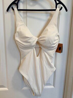 Shade & Shore White Textured Cutout One Piece Swimsuit Size M NWT